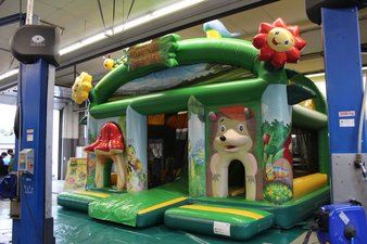 Sommerfest in Ellefeld Hüpfburg