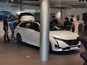 Sneak Preview – Der neue PEUGEOT 308 SW Fahrzeug