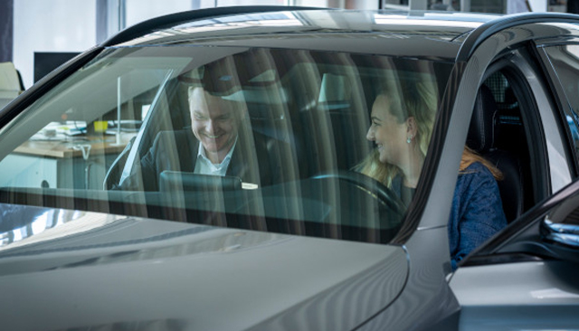 Kundengespräch im auto